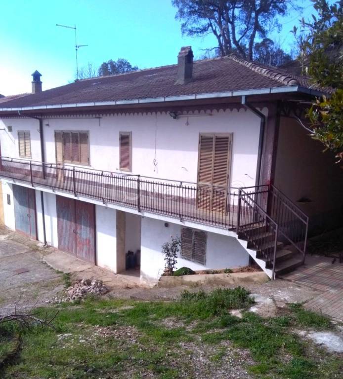 casa indipendente in vendita a Rose