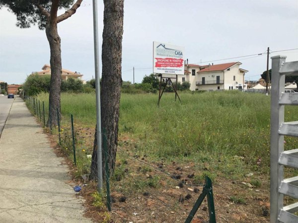 negozio in vendita a Roseto Capo Spulico
