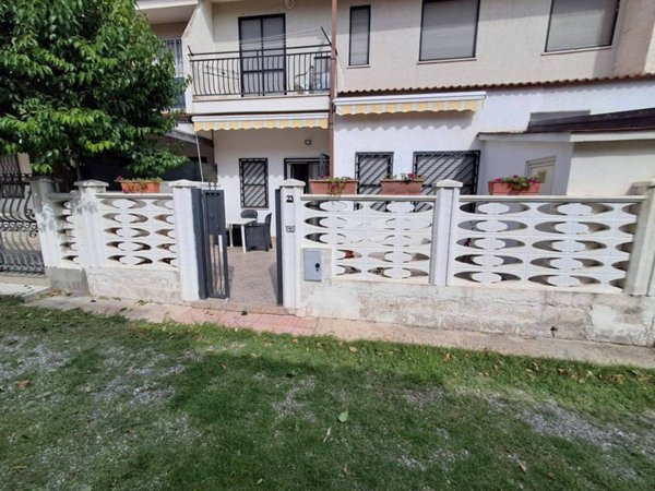 appartamento in vendita a Roseto Capo Spulico in zona Borgata Marina
