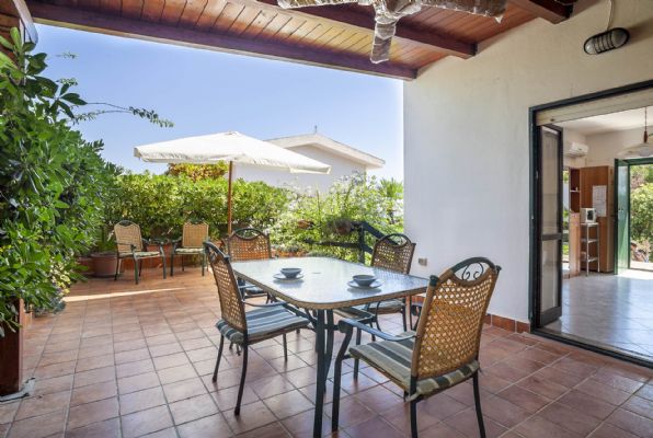 casa indipendente in vendita a Roseto Capo Spulico