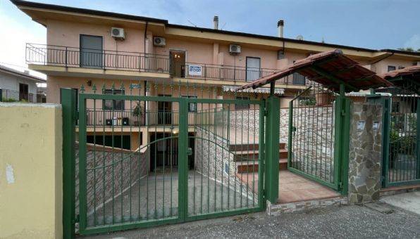 casa indipendente in vendita a Roseto Capo Spulico in zona Borgata Marina