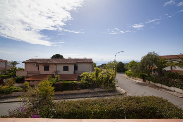 casa indipendente in vendita a Roseto Capo Spulico in zona Il Castello