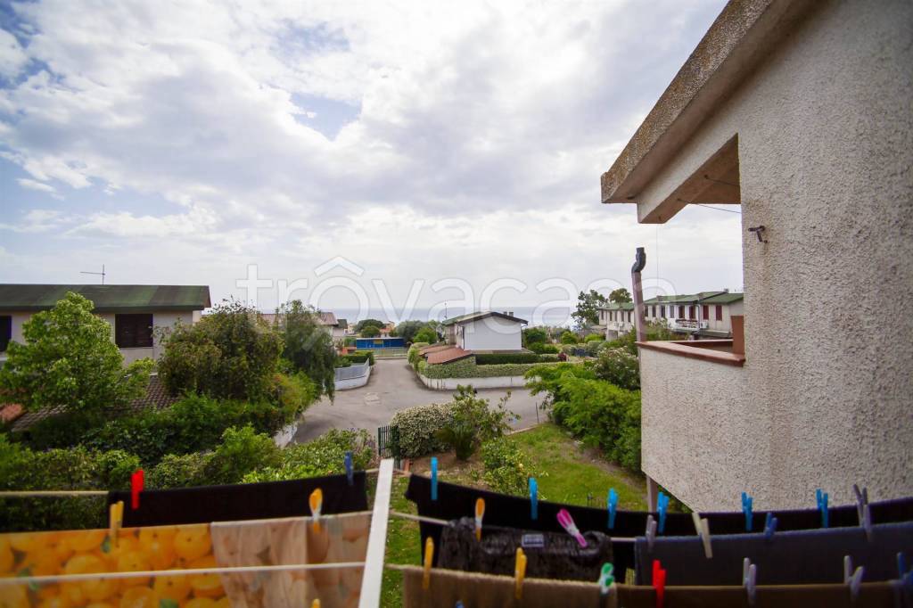 casa indipendente in vendita a Roseto Capo Spulico in zona Il Castello