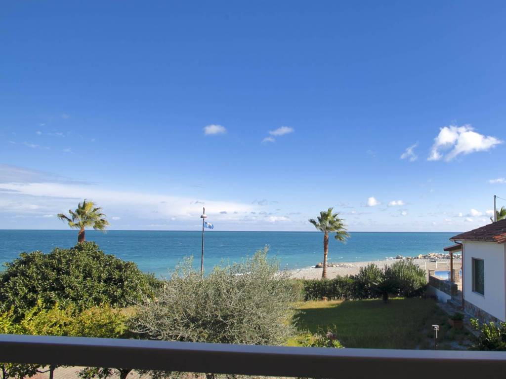 appartamento in vendita a Roseto Capo Spulico in zona Borgata Marina