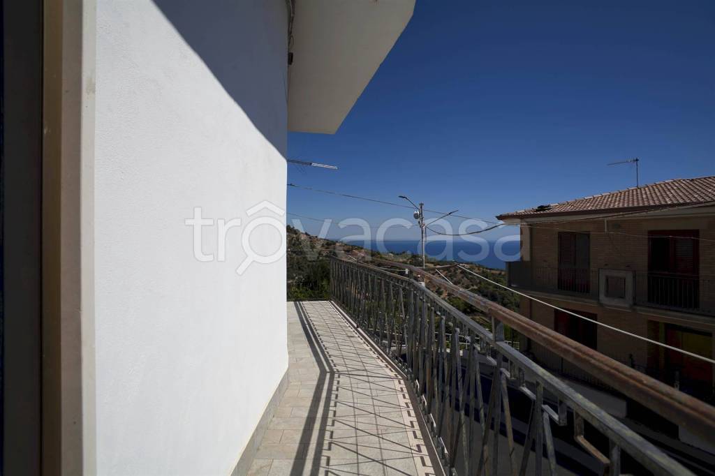 casa indipendente in vendita a Roseto Capo Spulico