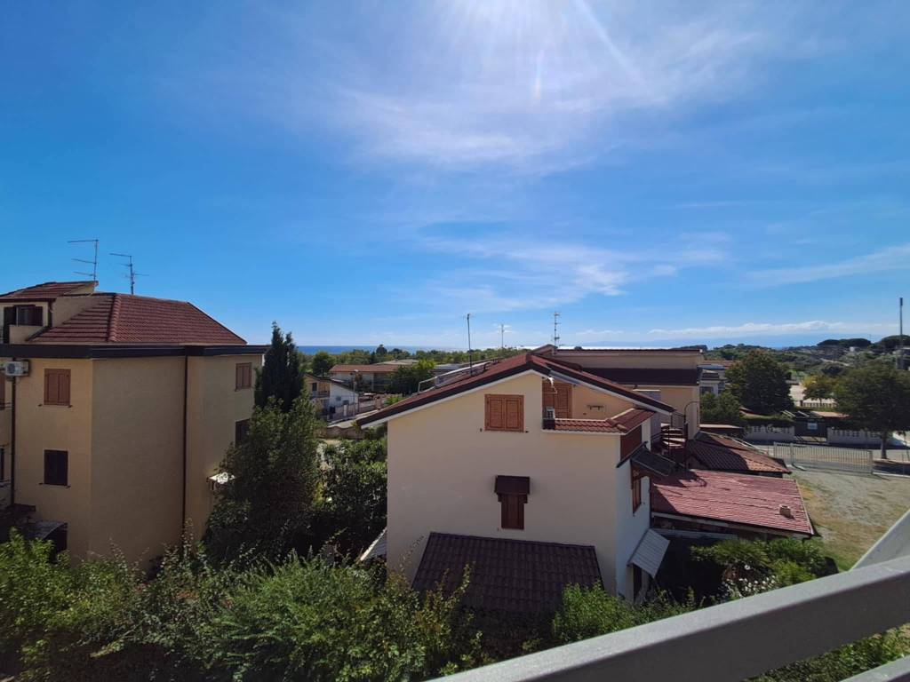 appartamento in vendita a Roseto Capo Spulico in zona Borgata Marina