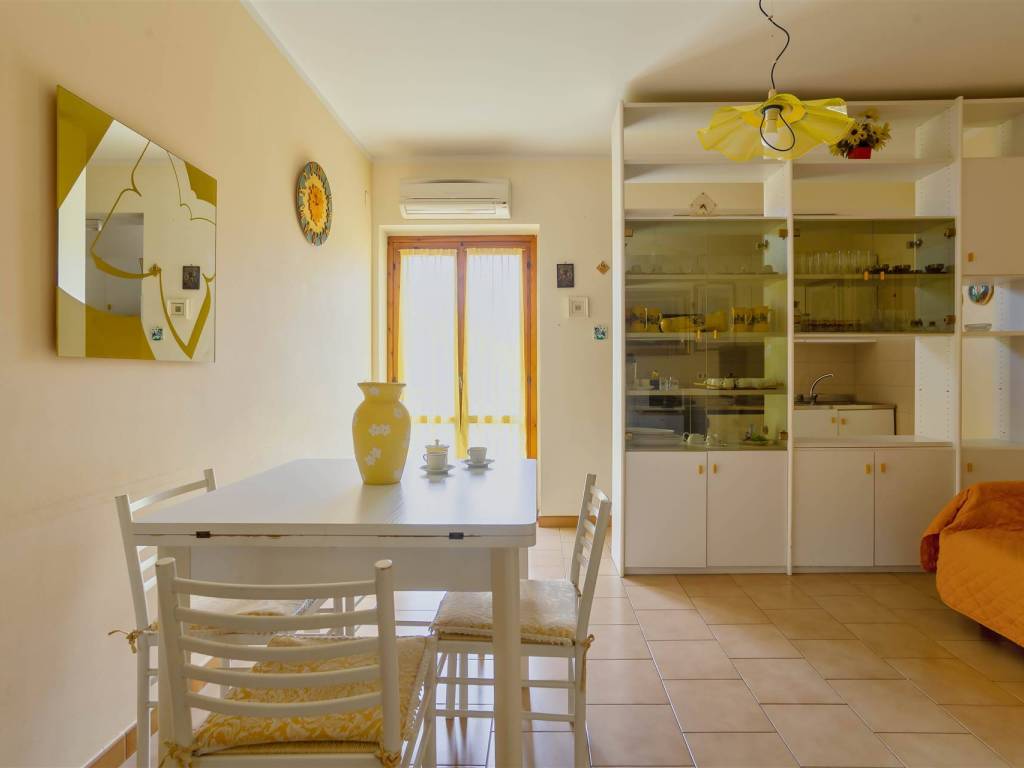 appartamento in vendita a Roseto Capo Spulico in zona Borgata Marina