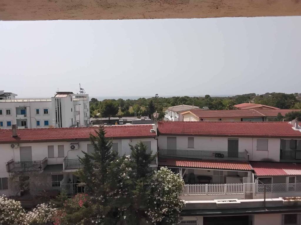 appartamento in vendita a Roseto Capo Spulico in zona Borgata Marina