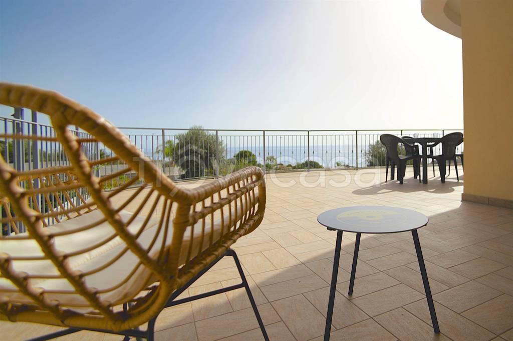 appartamento in vendita a Roseto Capo Spulico