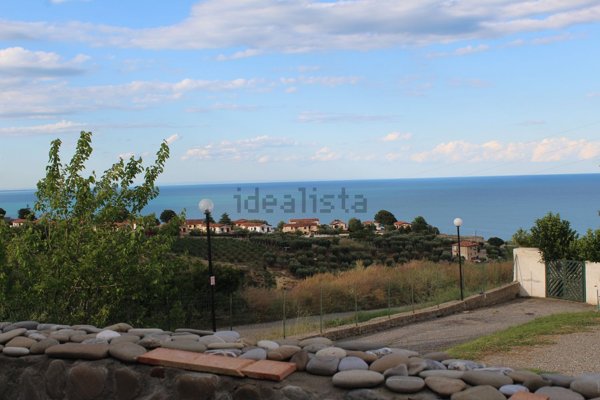casa indipendente in vendita a Roseto Capo Spulico