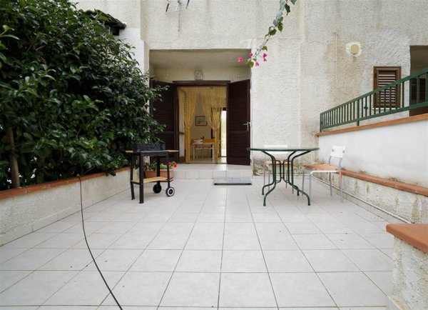 casa indipendente in vendita a Roseto Capo Spulico in zona Il Castello