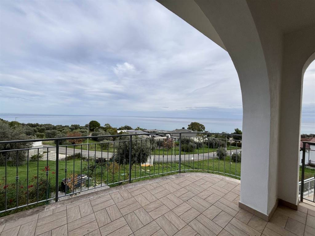 appartamento in vendita a Roseto Capo Spulico in zona Il Castello