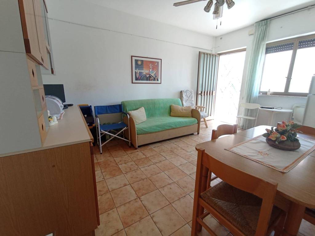 appartamento in vendita a Roseto Capo Spulico in zona Borgata Marina