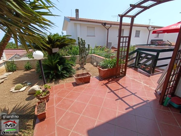 casa indipendente in vendita a Roseto Capo Spulico