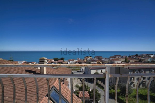 appartamento in vendita a Roseto Capo Spulico in zona Borgata Marina