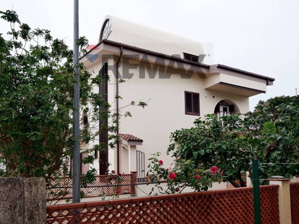 appartamento in vendita a Roseto Capo Spulico in zona Il Castello