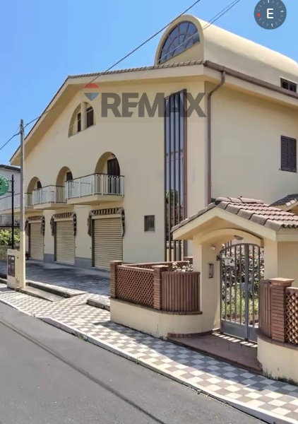 appartamento in vendita a Roseto Capo Spulico in zona Borgata Marina