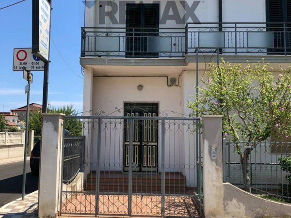 appartamento in vendita a Roseto Capo Spulico in zona Il Castello
