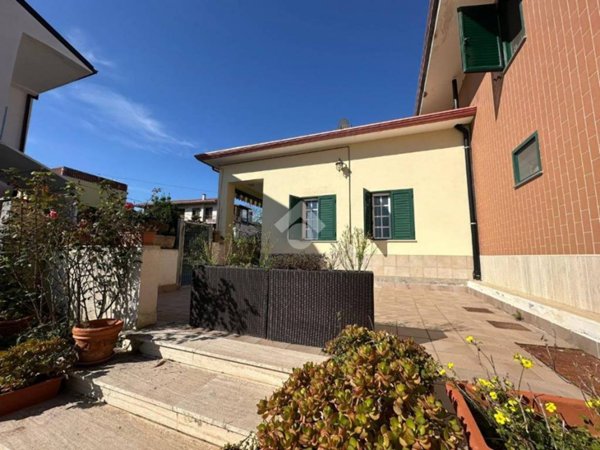 appartamento in vendita a Roseto Capo Spulico in zona Borgata Marina
