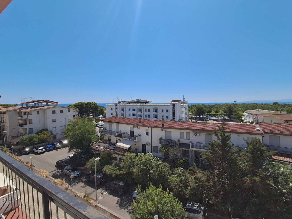 appartamento in vendita a Roseto Capo Spulico in zona Borgata Marina