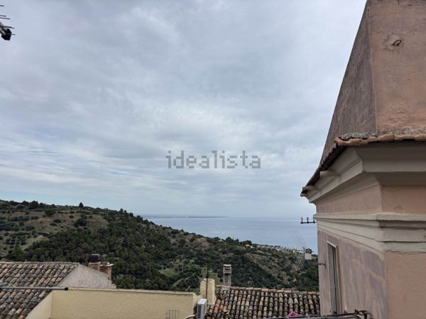 casa indipendente in vendita a Roseto Capo Spulico in zona Il Castello