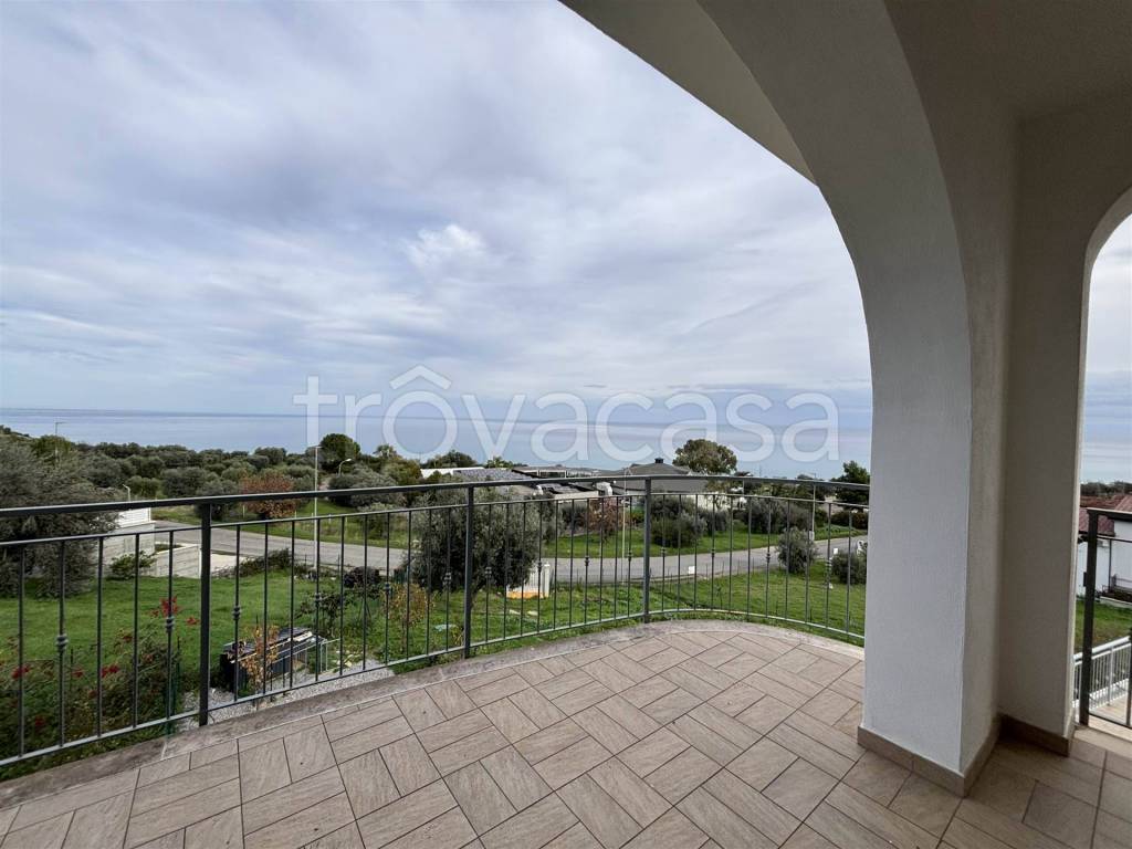 appartamento in vendita a Roseto Capo Spulico