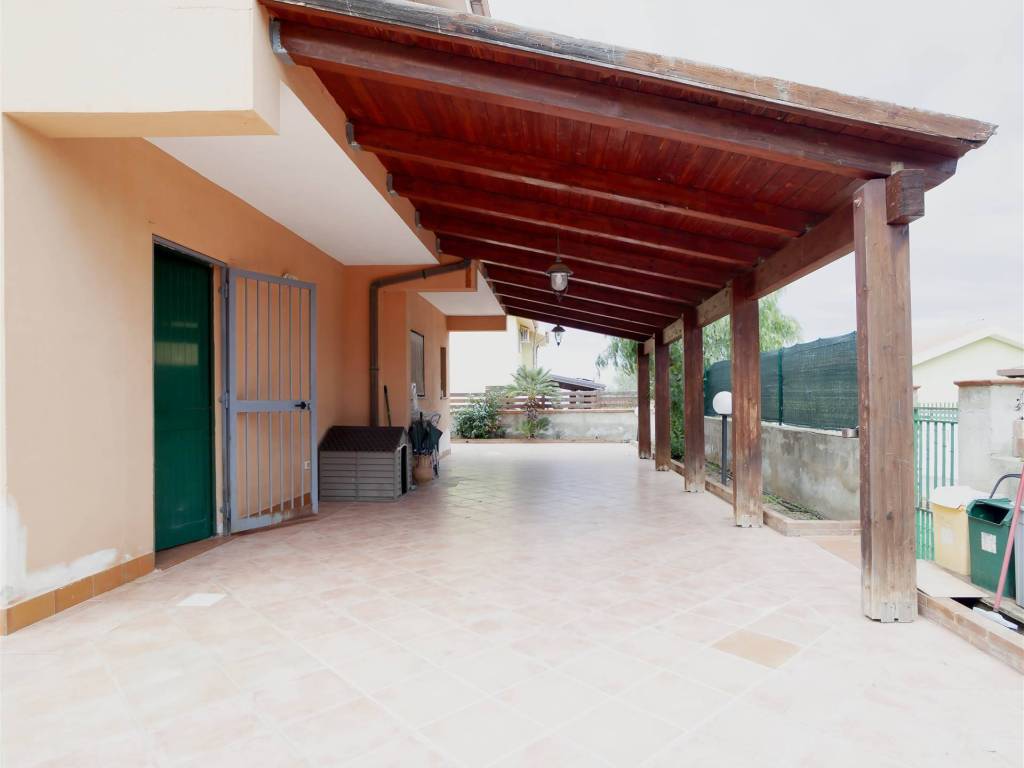 casa indipendente in vendita a Roseto Capo Spulico in zona Borgata Marina