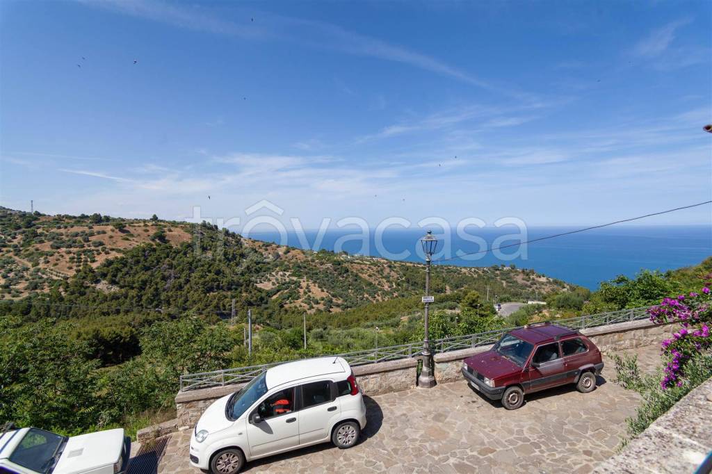 appartamento in vendita a Roseto Capo Spulico
