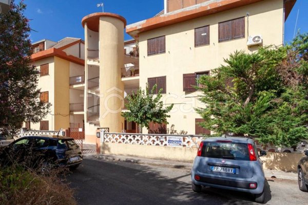 appartamento in vendita a Roseto Capo Spulico in zona Il Castello