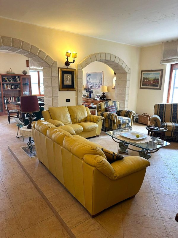 casa indipendente in vendita a Roseto Capo Spulico