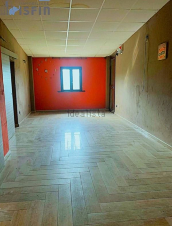 locale commerciale in vendita a Rovito