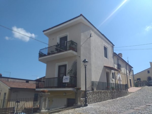 casa indipendente in vendita a Rovito
