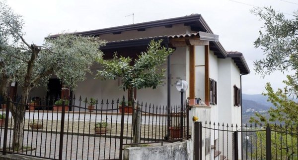 casa indipendente in vendita a Rovito