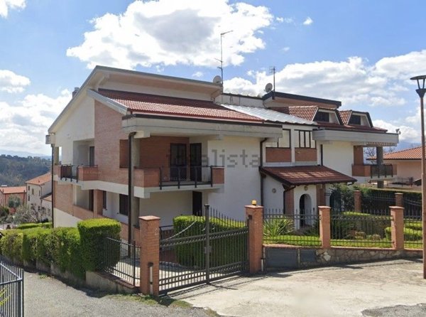 casa indipendente in vendita a Rovito