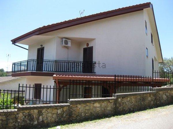 casa indipendente in vendita a Rovito