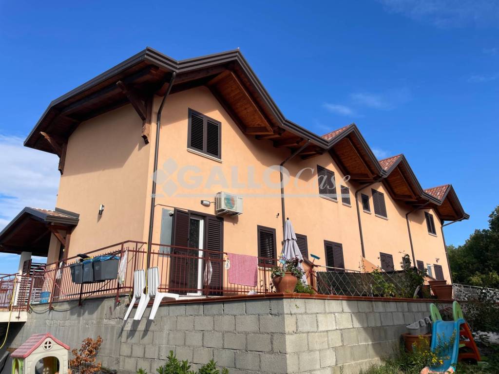 casa indipendente in vendita a Rovito