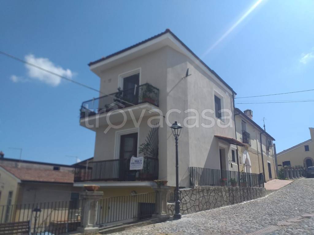 casa indipendente in vendita a Rovito