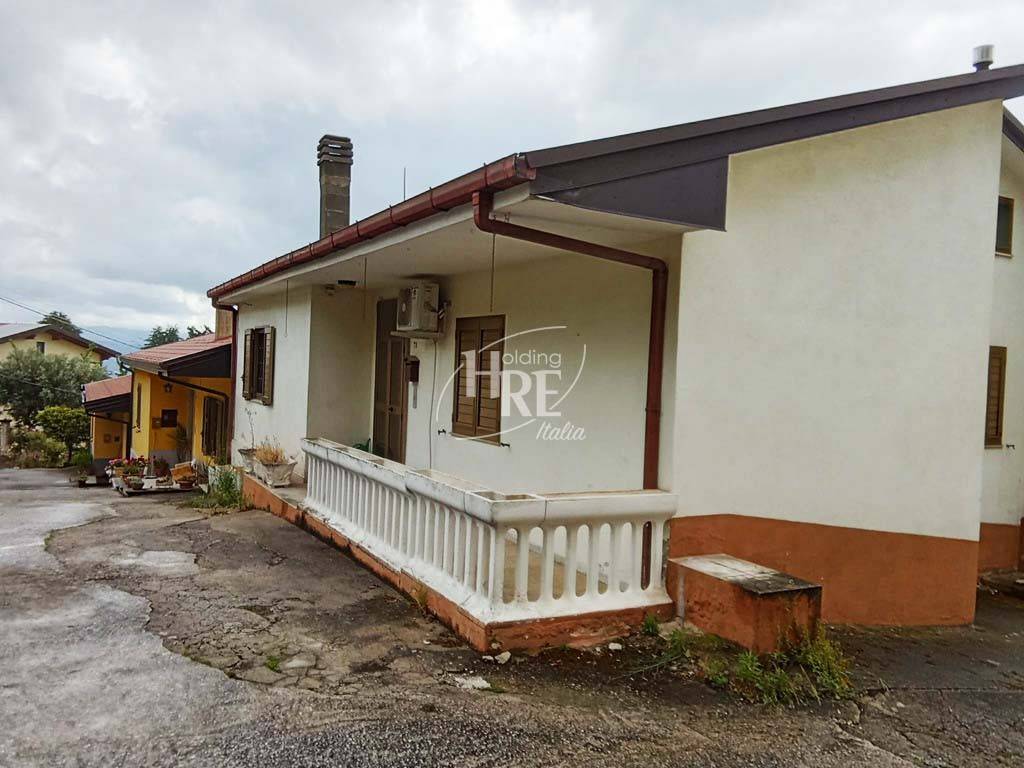 casa indipendente in vendita a Rovito