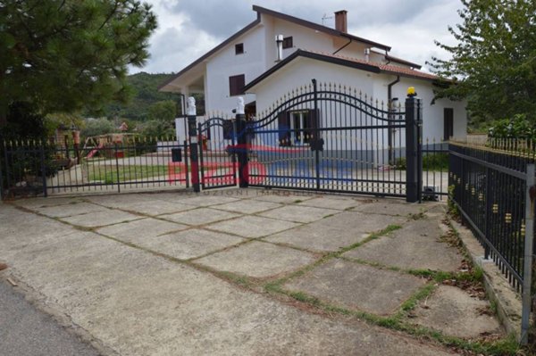 villa in vendita a San Demetrio Corone