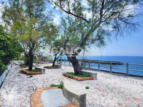 casa indipendente in vendita a Sangineto