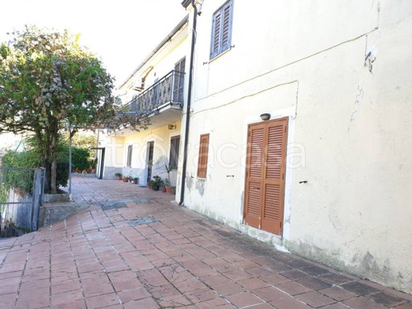 casa indipendente in vendita a Sangineto