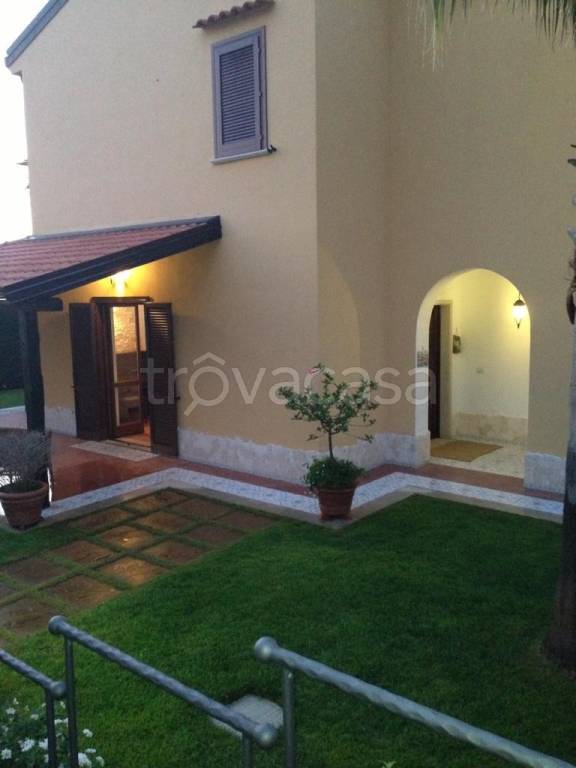 casa indipendente in vendita a Sangineto