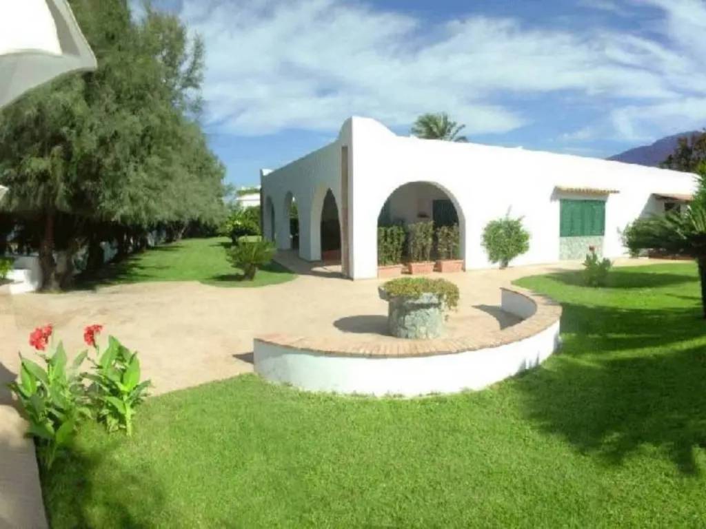 casa indipendente in vendita a Sangineto