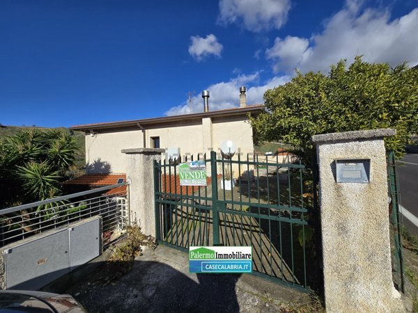 casa indipendente in vendita a Sangineto