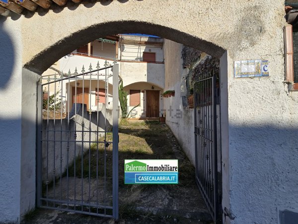 casa indipendente in vendita a Sangineto
