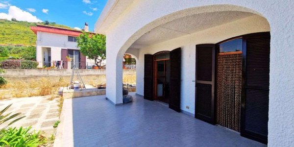 casa indipendente in vendita a Sangineto