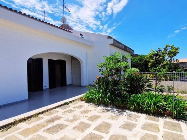 casa indipendente in vendita a Sangineto