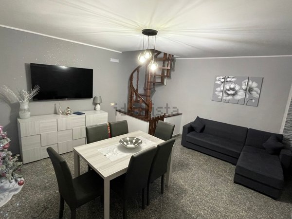 casa indipendente in vendita a Sangineto