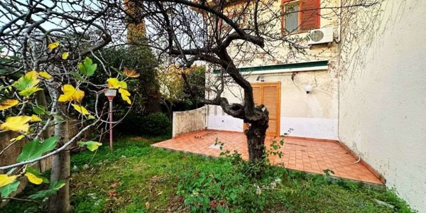 casa indipendente in vendita a Sangineto