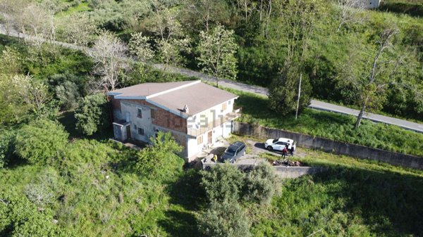 casa indipendente in vendita a Sangineto